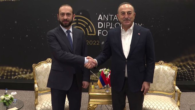 Mirzoyan: Çavuşoğlu ile görüşmeye hazırım